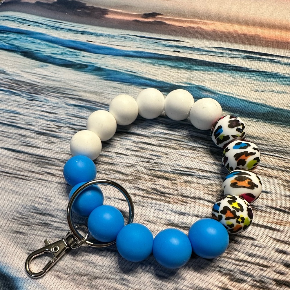 Silicone wristlet